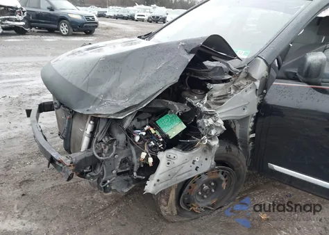 2013 Nissan Rogue S z USA, uszkodzony, nr VIN JN8AS5MT0DW032843